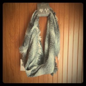 David and Young scarf